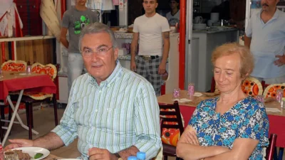 Deniz Baykal’ın eşi Olcay Baykal vefat etti. Cumhuriyet Halk Partisi’nin