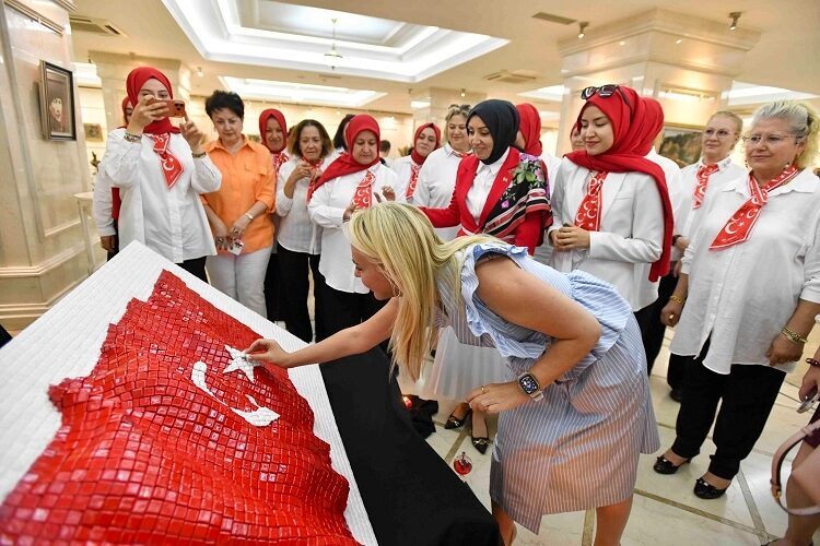 Ankara Büyükşehir Belediyesi Çubuk Kadınlar Lokali kursiyerlerinin eserleri “Sanatın Binbir