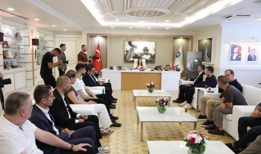 Antalya Büyükşehir Belediye Başkan Vekili Büşra Özdemir, Antalyaspor Kulübü Başkanı