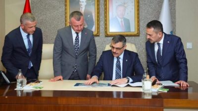 İçişleri Bakanı Mustafa Çiftçi, Kocaeli’de gerçekleştirdiği temasların ardından Kocaeli Büyükşehir