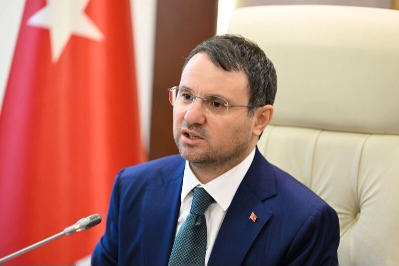 Adalet Bakanı Akın Gürlek, 27'si kamu görevlisi olmak üzere 50
