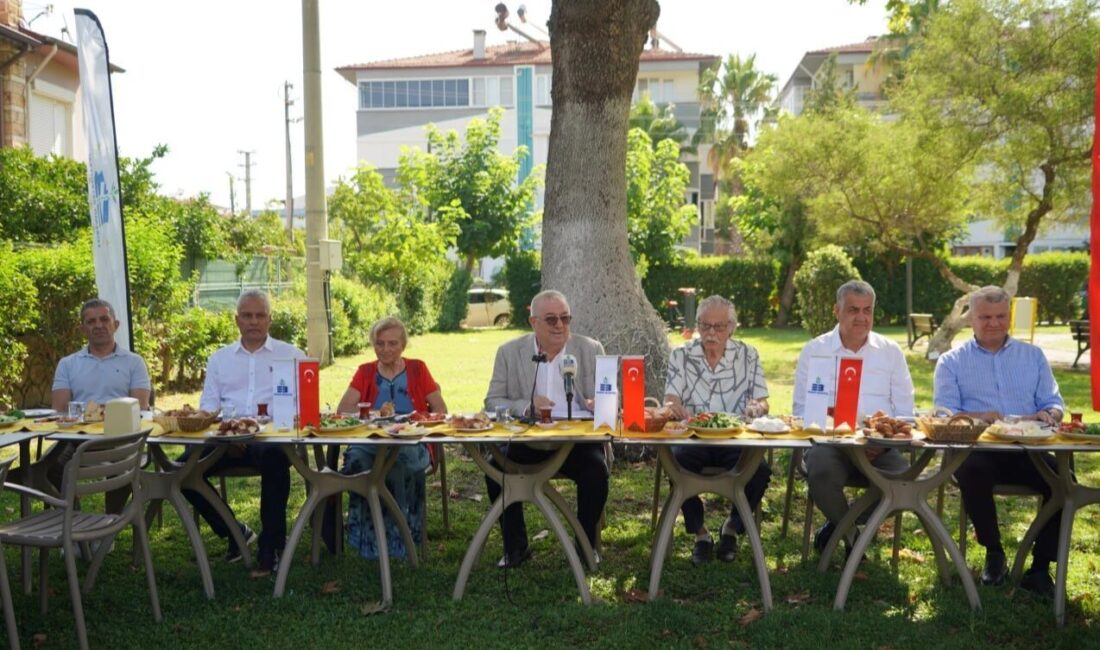 Balıkesir Edremit Belediye Başkanı Mehmet Ertaş, 24 Temmuz Gazeteciler ve