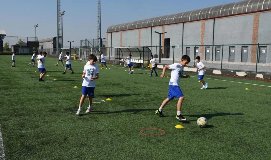 Balıkesir Büyükşehir Belediyesi, yaz tatilinde çocukları ve gençleri sporla buluşturmaya