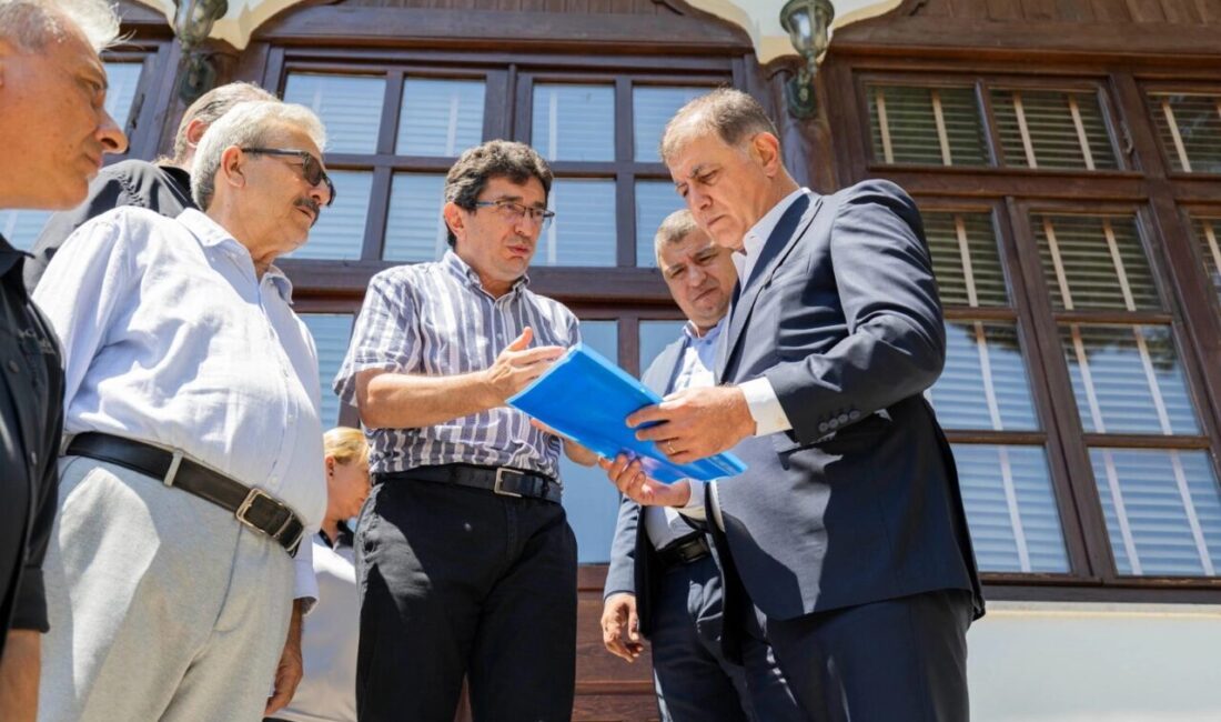 İzmir Büyükşehir Belediye Başkanı Dr. Cemil Tugay, Tire’de vatandaşlarla bir