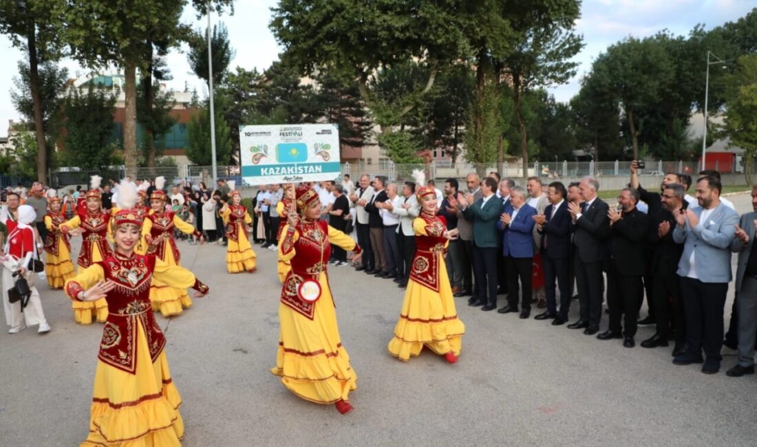 Bursa İnegöl Belediyesi’nin düzenlediği 39. Uluslararası Kültür Sanat Festivali, Pazar