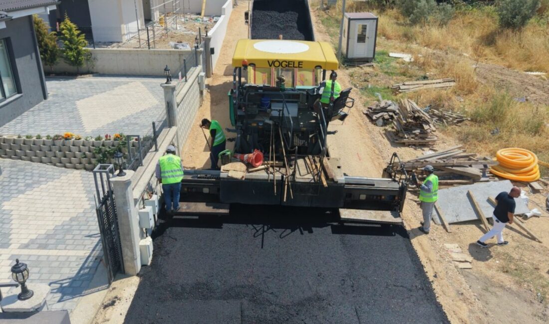 Bursa Nilüfer Belediyesi ekipleri; yol yapım, asfaltlama ve yeni yol