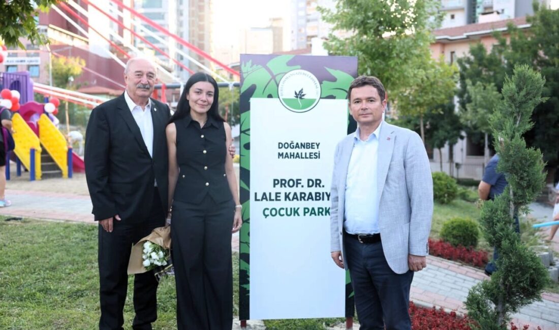 Bursa Osmangazi Belediyesi, geçtiğimiz yıl hayatını kaybeden akademisyen ve siyasetçi