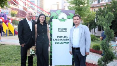 Bursa Osmangazi Belediyesi, geçtiğimiz yıl hayatını kaybeden akademisyen ve siyasetçi