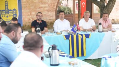 Bursa'da Yenişehir Belediye Başkanı Ercan Özel, önümüzdeki sezon Profesyonelliğe Geçiş
