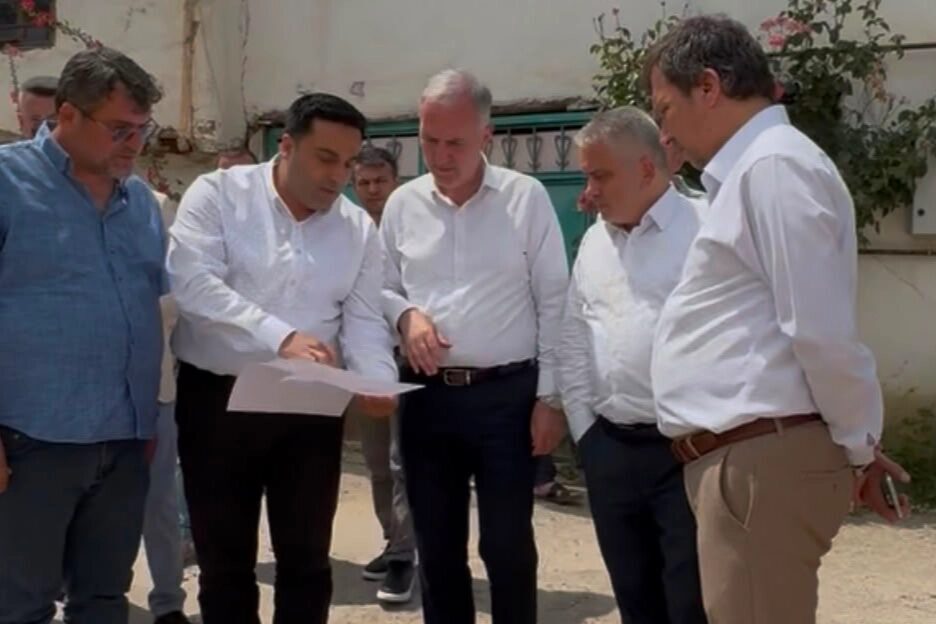 Yaz mevsimiyle birlikte kırsal mahallelerde üst yapı çalışmalarına hız veren