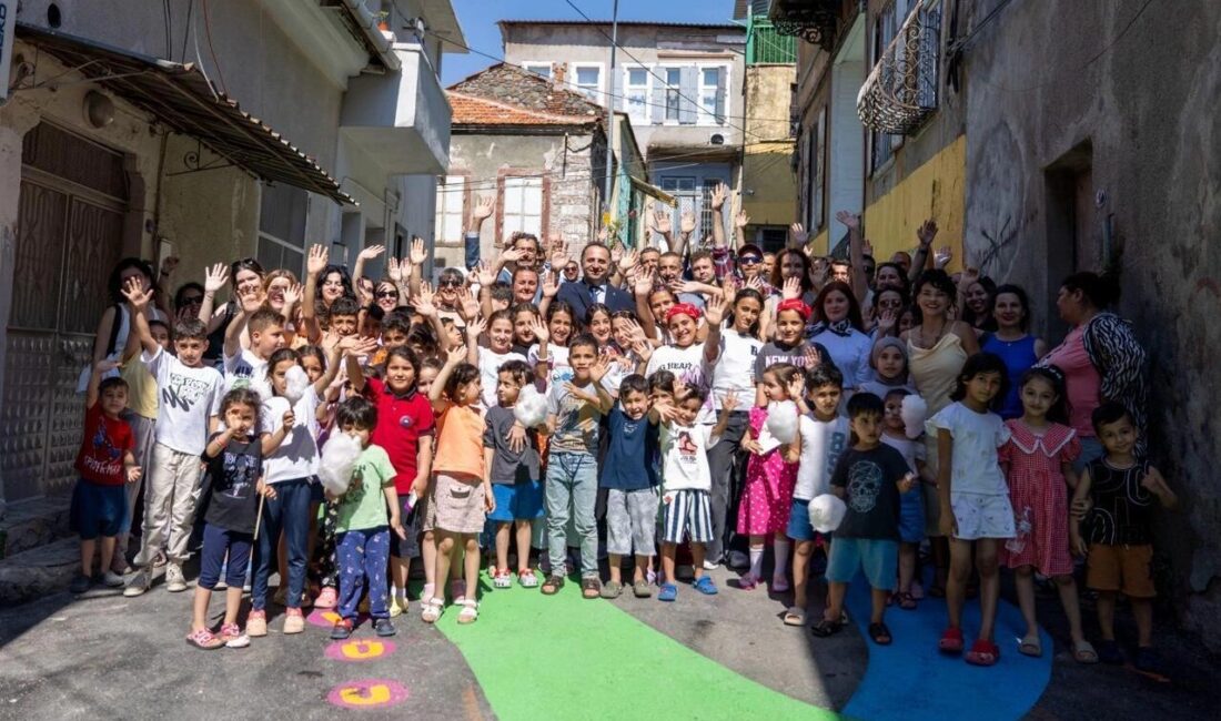 İzmir Büyükşehir Belediyesi, UNICEF Türkiye ve Ege Sağlık Vakfı iş