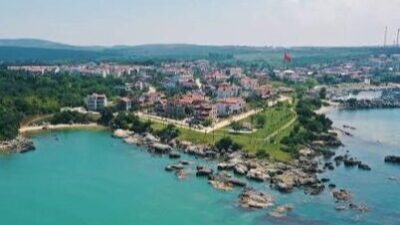 Kocaeli’nin Kandıra ilçesinde fırtına ve şiddetli rüzgar nedeniyle sahillerde denize