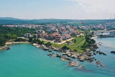 Kocaeli’nin Kandıra ilçesinde fırtına ve şiddetli rüzgar nedeniyle sahillerde denize