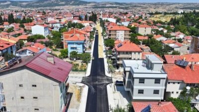 Denizli Büyükşehir Belediyesi, yaz sezonu asfalt programı kapsamında Çivril ilçesindeki