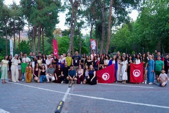Denizli Büyükşehir Belediyesi ve AIESEC Denizli iş birliğiyle düzenlenen "İngilizce