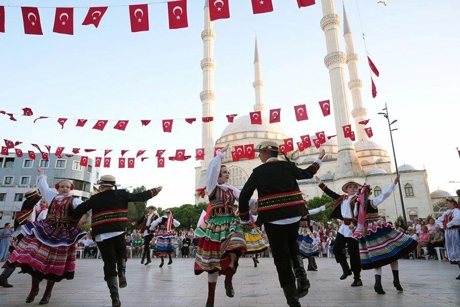 9. Uluslararası Maltepe Belediyesi Halk Oyunları Günleri, dünyanın farklı coğrafyalarından