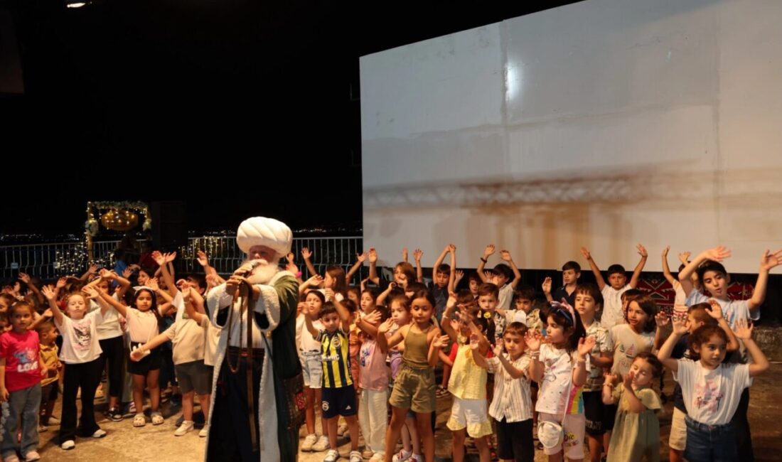 Kocaeli Gebze Belediyesi tarafından düzenlenen Eskihisar Kalesi Kültür Sanat Akşamları