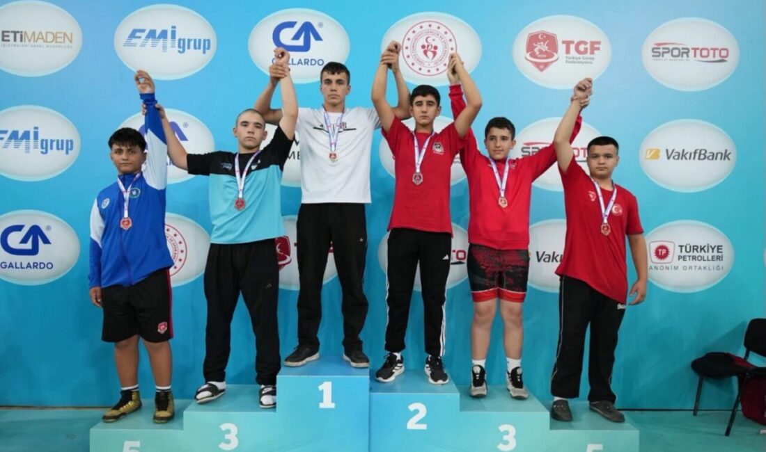 Bursa'da Yıldırım Belediyespor Kulübü, Ankara’da düzenlenen İkinci Minikler Serbest ve