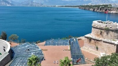 Antalya Büyükşehir Belediyesi, Hıdırlık Kulesi’nin tarihi dokusunu koruyarak, 2 bin