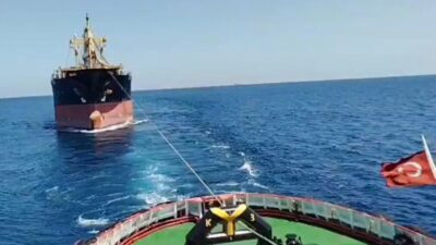İstanbul Türkeli Feneri açıklarında makine arızası yapan 130 metre uzunluğundaki