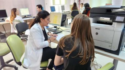 İstanbul Üsküdar Belediyesi, üniversiteye hazırlanan gençlerin tercih döneminde doğru bilgiye
