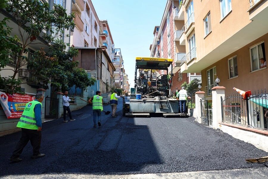 İstanbul Maltepe Belediye Başkanı Mimar Esin Köymen, ilçenin farklı mahallelerinde