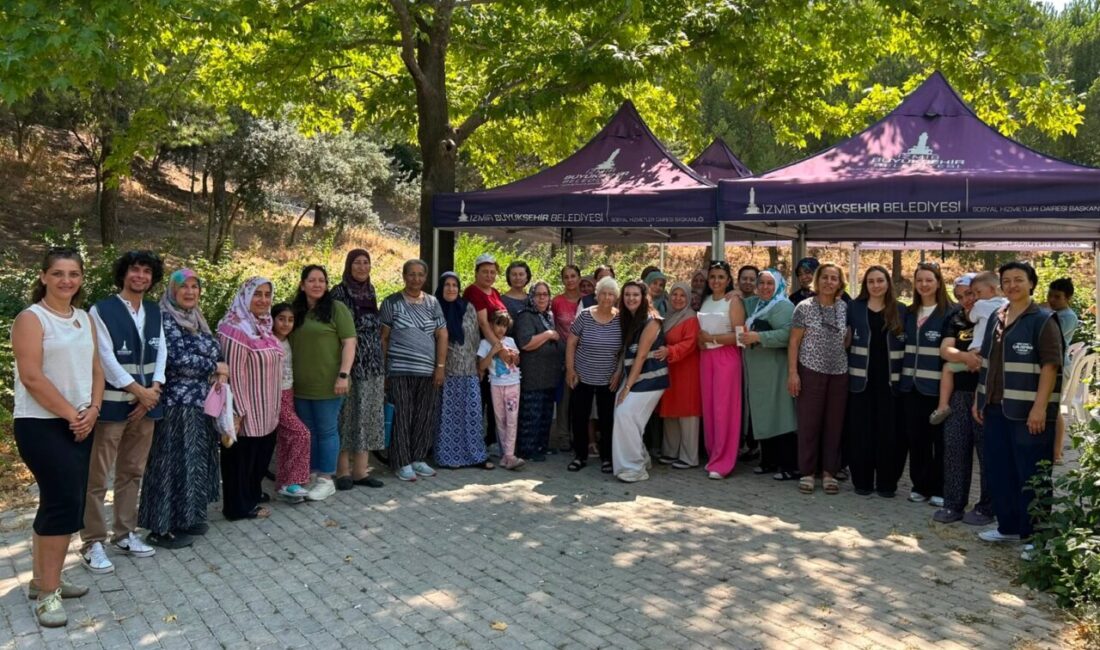 İzmir Büyükşehir Belediyesi, "Mahallede Söz Sende" programıyla İzmirlileri kent yönetimine