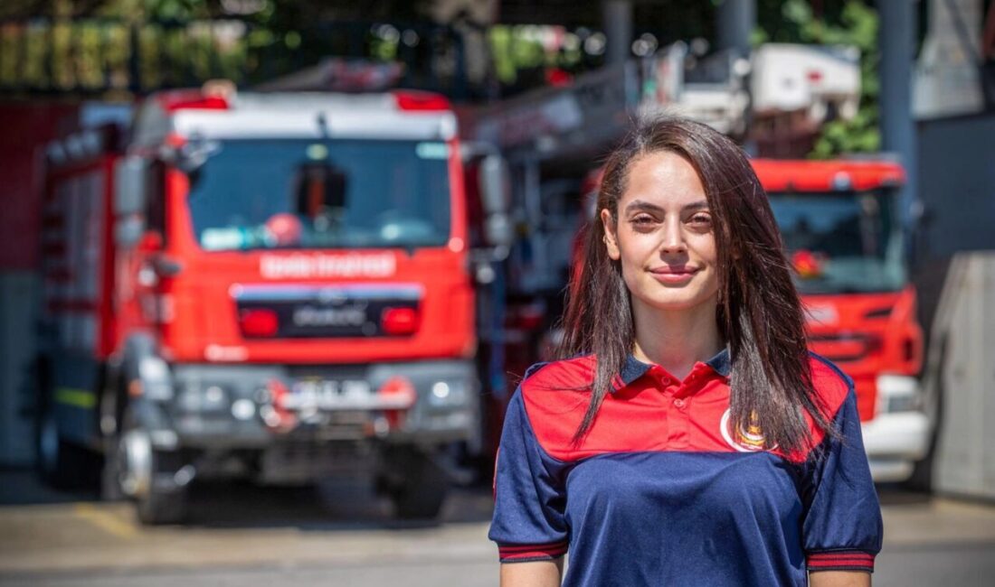 İzmir Büyükşehir Belediyesi İtfaiye Dairesi Başkanlığı’nın ilk ve tek kadın
