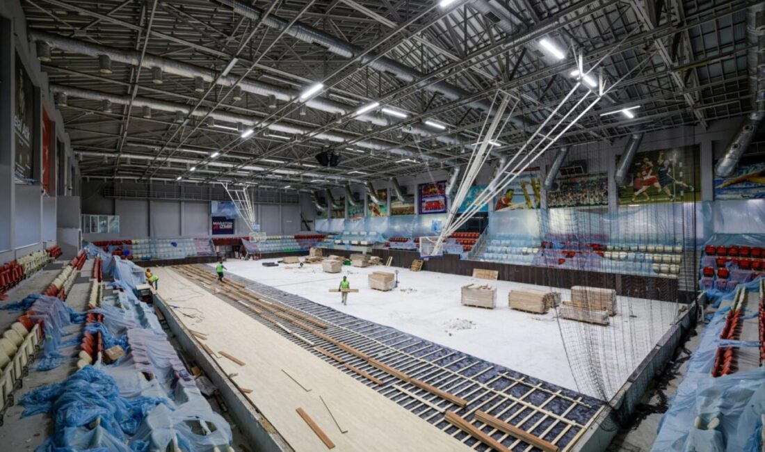 İzmir Büyükşehir Belediyesi, Celal Atik Spor Salonu'nda kapsamlı yenileme çalışması