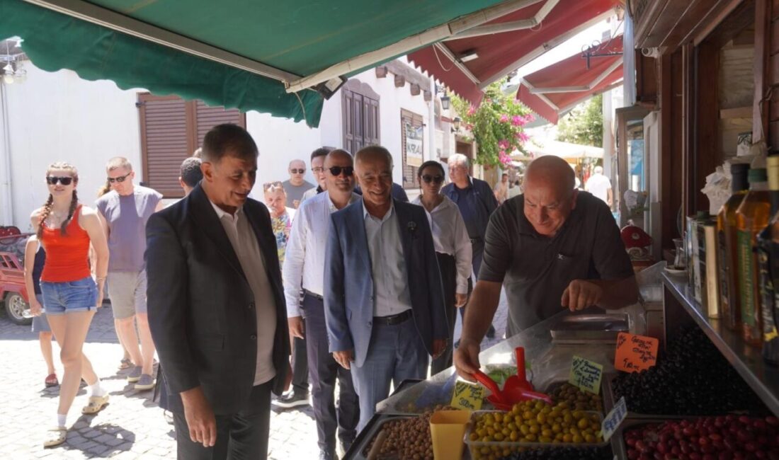 İzmir Büyükşehir Belediye Başkanı Dr. Cemil Tugay, Seferihisar'da devam eden