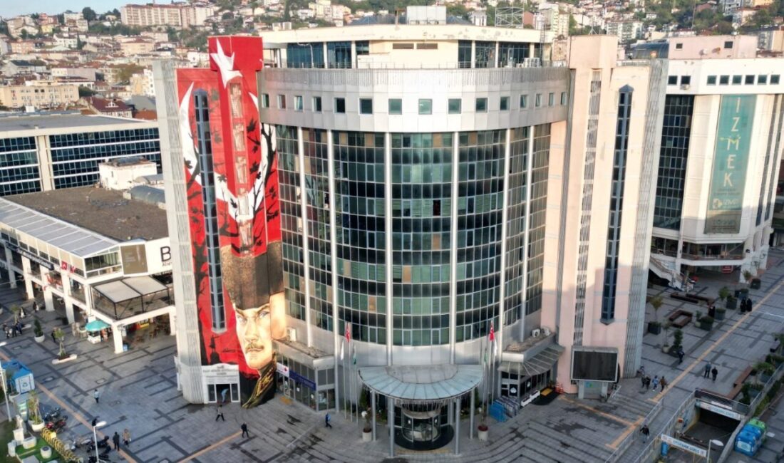 İstanbul Cumhuriyet Başsavcılığı'nın yürüttüğü soruşturma kapsamında İzmit Belediyesi'ne yönelik operasyon