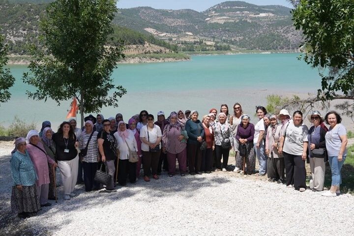 Denizli Büyükşehir Belediyesi, kırsalda yaşayan kadınları kentin değerleriyle buluşturmaya devam