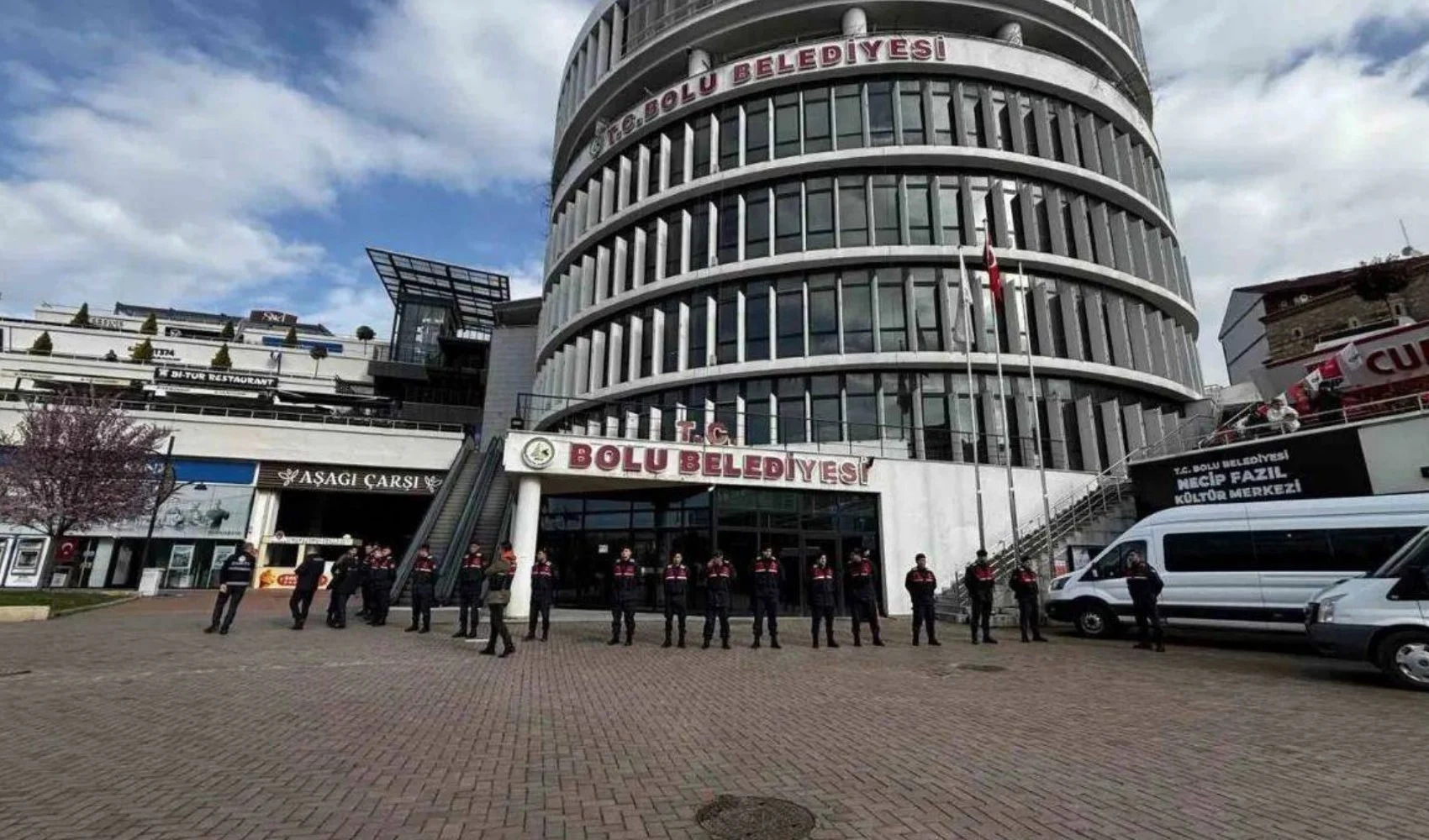 Bolu Belediyesi hakkında yürütülen soruşturma çerçevesinde jandarma ekipleri yeni bir