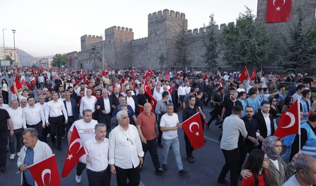Kayseri Büyükşehir Belediye Başkanı Dr. Memduh Büyükkılıç, 15 Temmuz Demokrasi