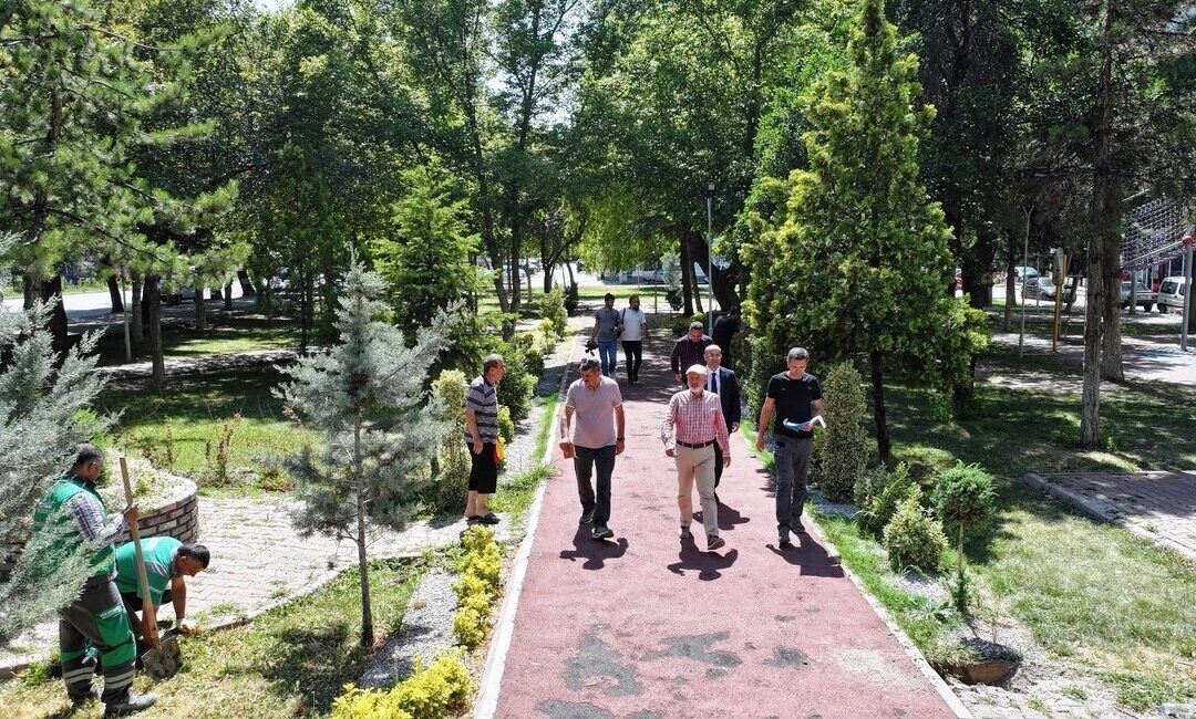 Kayseri Kocasinan Belediye Başkanı Ahmet Çolakbayrakdar, Erciyesevler Mahallesi’nde bulunan Dudayev