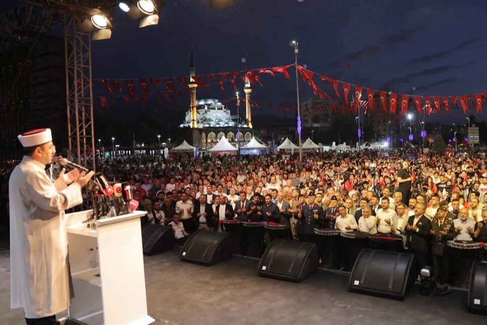 Kayseri Kocasinan Belediye Başkanı Ahmet Çolakbayrakdar, 15 Temmuz Demokrasi ve