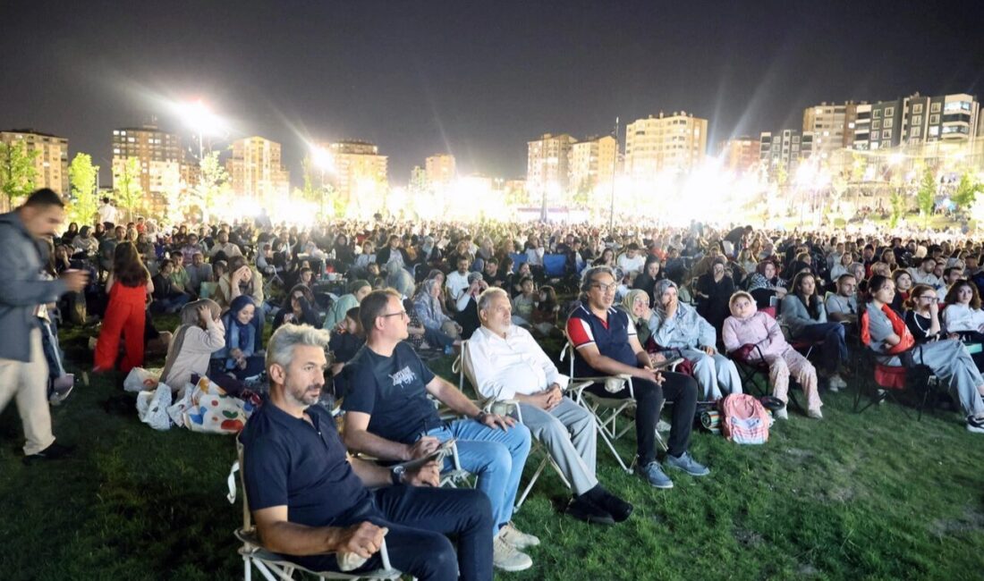Kayseri Talas Belediyesi tarafından Türk Dünyası Millet Bahçesi'nde düzenlenen Açık