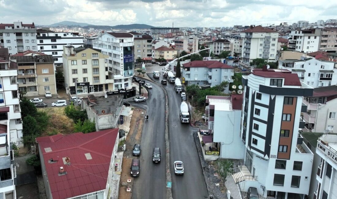Kocaeli Büyükşehir Belediyesi, Çayırova Uğur Mumcu Caddesi’nde altyapı imalatlarının tamamlanmasının