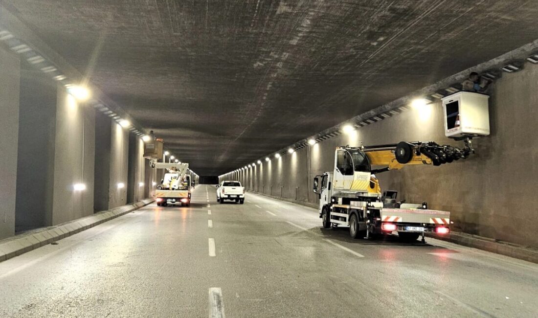 Kocaeli Büyükşehir Belediyesi, kent genelinde aydınlatma sistemlerinin daha güvenli, verimli