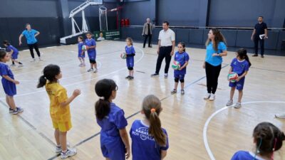 Konya'da Karatay Belediye Başkanı Hasan Kılca, Karatay Yaz Spor Okulları'nı