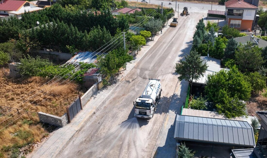 Konya'da Selçuklu Belediyesi Fen İşleri Müdürlüğü ekipleri Sille Ak Mahallesi
