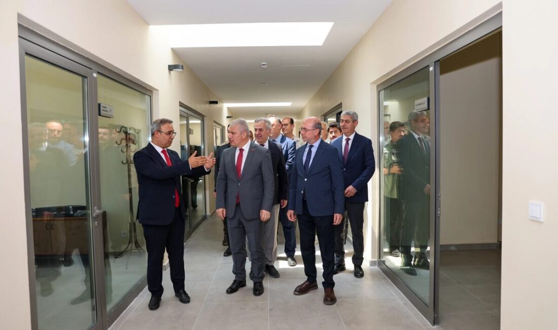 Konya Selçuklu Belediye Başkanı Ahmet Pekyatırmacı, Konya Valisi İbrahim Akın