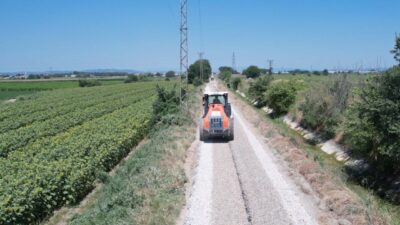 Manisa Büyükşehir Belediyesi, kırsal mahallelerde ulaşım konforunu artırmaya yönelik yol
