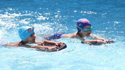 Muğla Büyükşehir Belediyesi, 17 farklı branşta düzenlediği yaz spor kurslarıyla