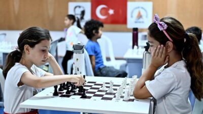 Antalya’da Muratpaşa Belediyesi, 20 Temmuz Dünya Satranç Günü’nde Yaz Spor