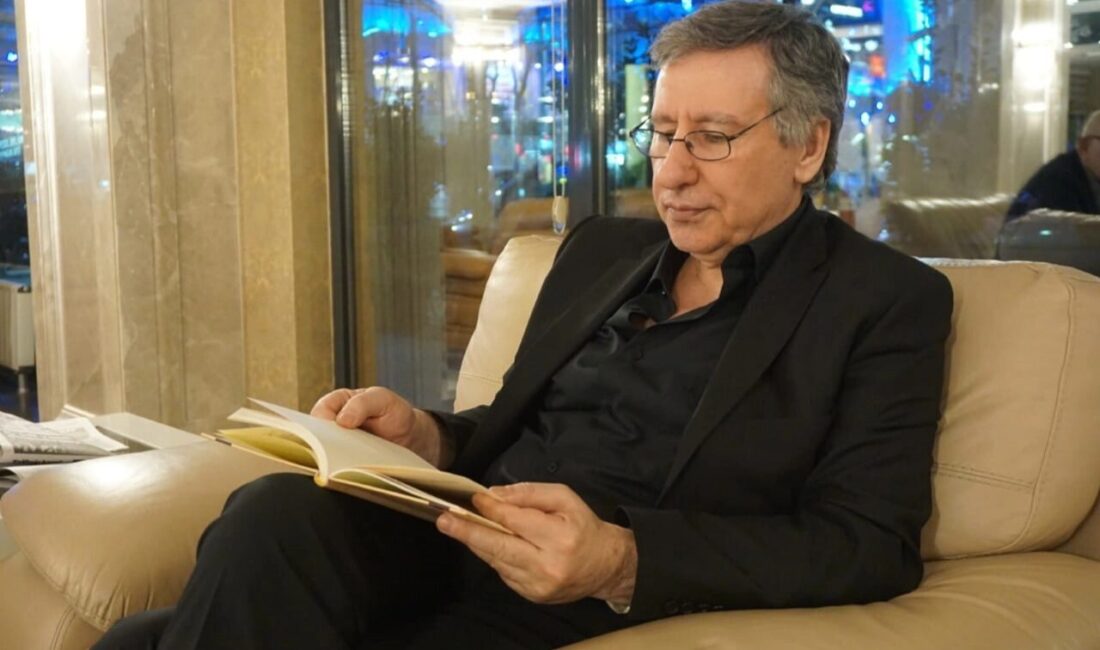 Dil bilimci, yazar ve çevirmen Mustafa Aydoğan ile gazeteci Ali