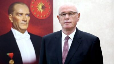 Eskişehir Odunpazarı Belediye Başkanı Kazım Kurt, 40 yıllık CHP üyeliğinden