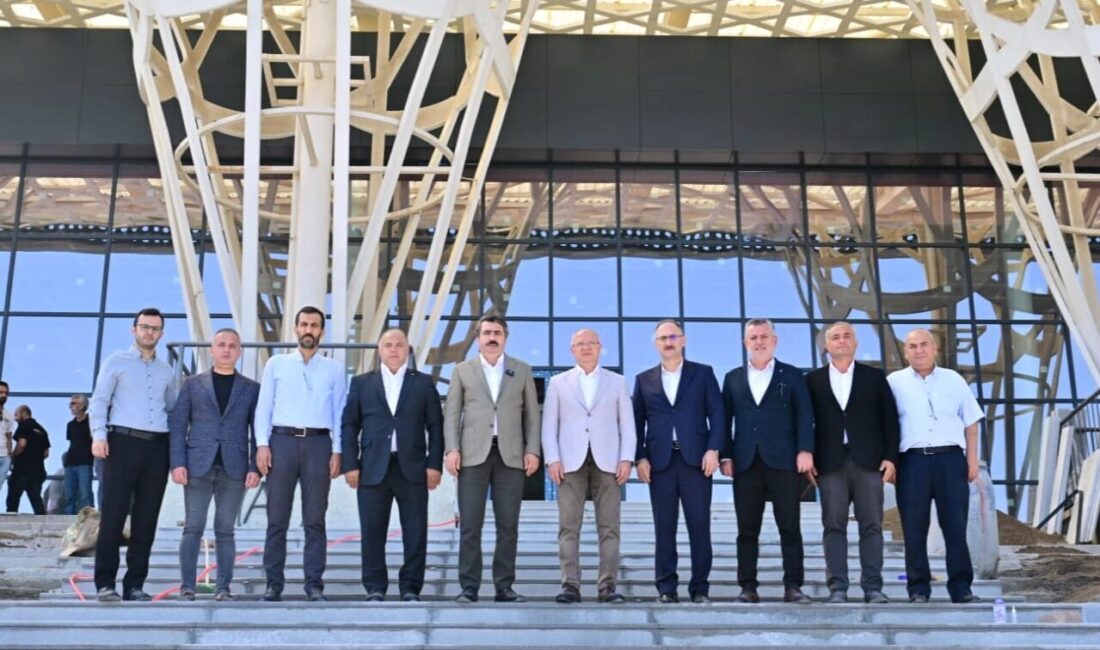 Yıldırım Belediyesi’nin ilçeye kazandıracağı Piremir Gençlik ve Spor Merkezi’ndeki inşaat