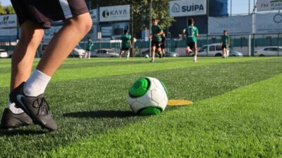 Sakarya Büyükşehir Belediyesi, spor yatırımlarını sürdürüyor. Yaklaşık 300 sporcunun eğitim