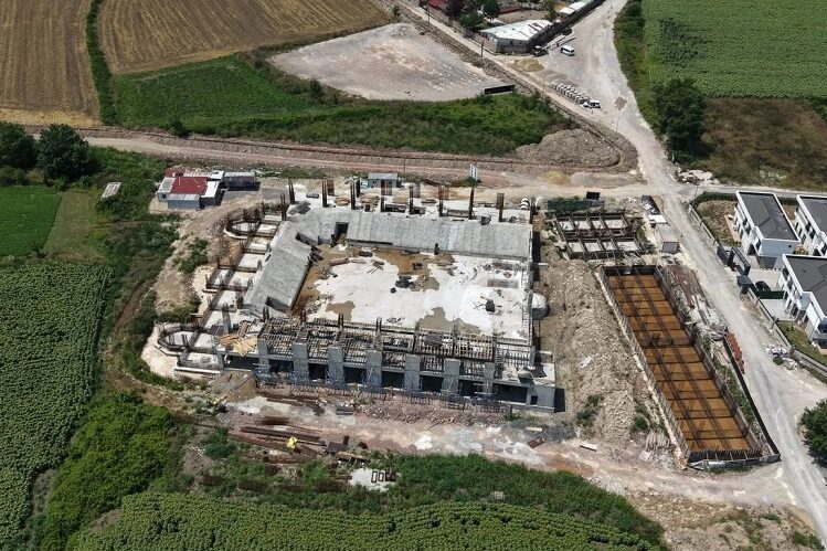 Sakarya Büyükşehir Belediye Başkanı Yusuf Alemdar, Adapazarı’nda binlerce genci aynı